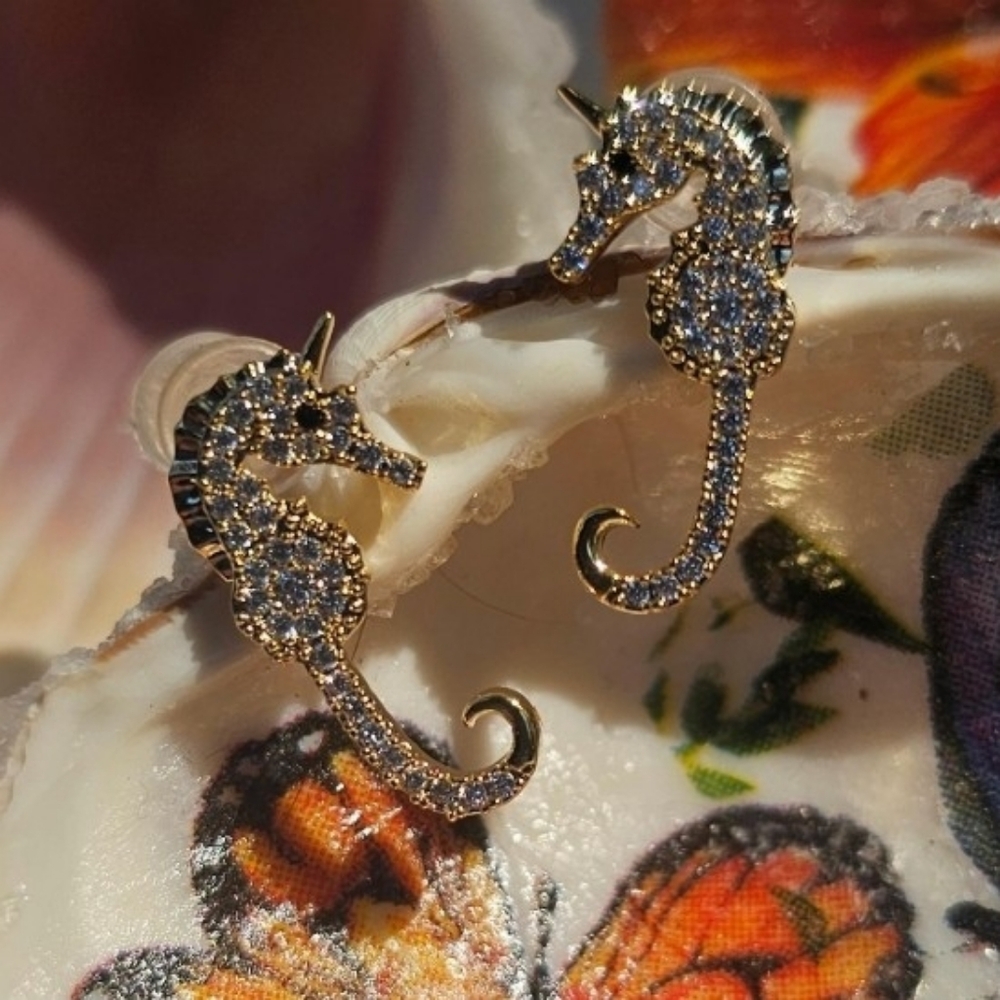 Elegant Gold Seahorse Earrings